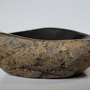 Hand made stone Peridotite bowl dish