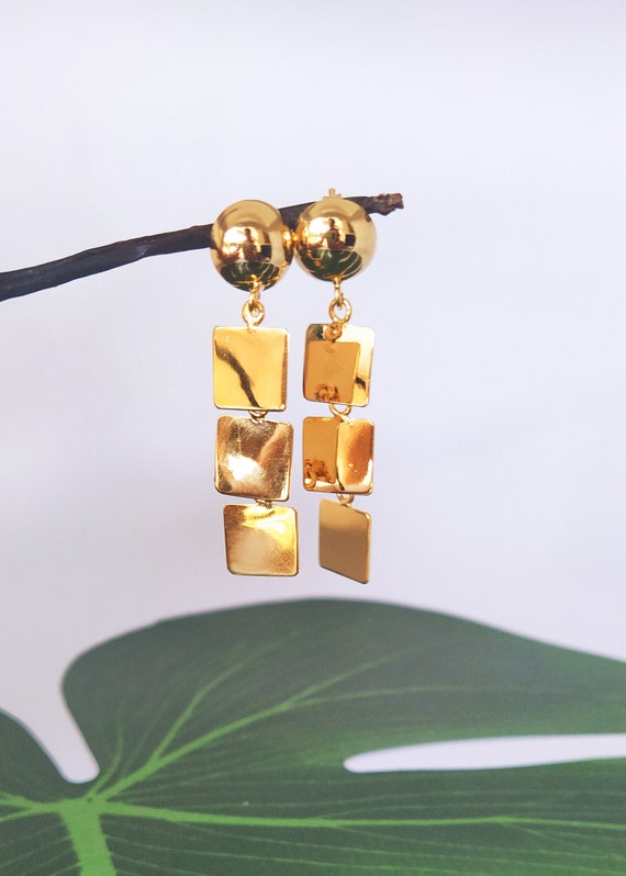 Gold Geometric Earrings. For special occasions. Flourish Collection. Handmade by Ariadna Echenique. Gold plated