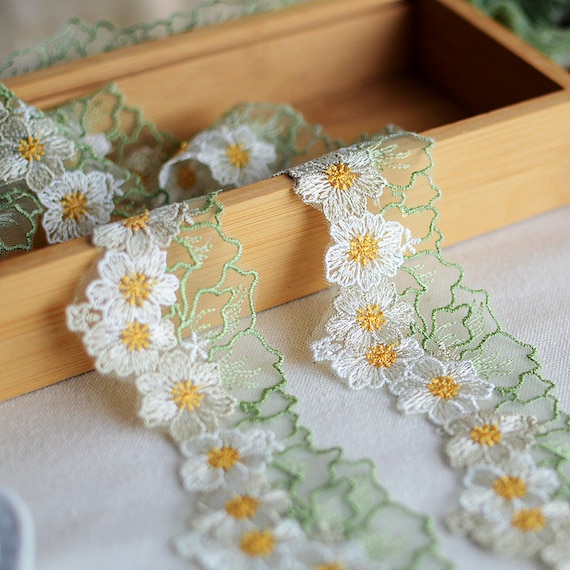 Bordure Dentelle Brodée Fleurs Blanches 10cm - Vente Au Mètre, Décoration Textile Pour Couture Et Déco
