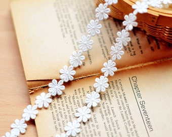 White Flower Lace Trim Daisy Floral Cotton Lace Trim 15mm Small Flower Wedding Trim Ribbon Sewing Crafts r115a (1 yard)