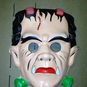 Vintage Universal Monsters Glow in the dark Frankenstein Halloween Mask NM-Mt