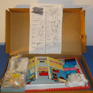 Rare Vintage Tin Gas Station /& Tin Wind-up Bus Vatutin plant Original Box set with original Key instruction manual USSR made 1978