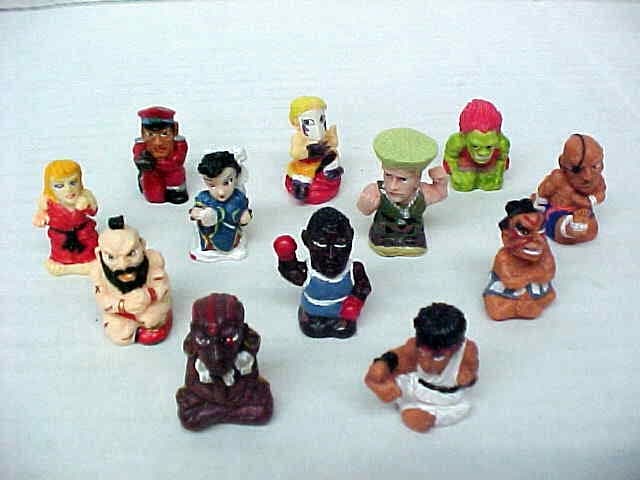 Street Fighter: Mini Action Figure - ??? Vs. Vega (Mini 2-Pack