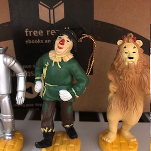 Presents Wizard of Oz The Tin man & the lion PVC figure figurine ornament 50th anniversary