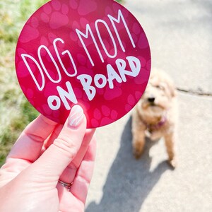 Maman de chien à bord aimant | Aimant de voiture,