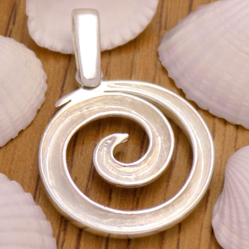Impressive Solid Sterling Silver Round Spiral Circle Pendant 925 Hallmark Fashion Beautiful Elegant Gently Stylish Marvelous Lovely Design