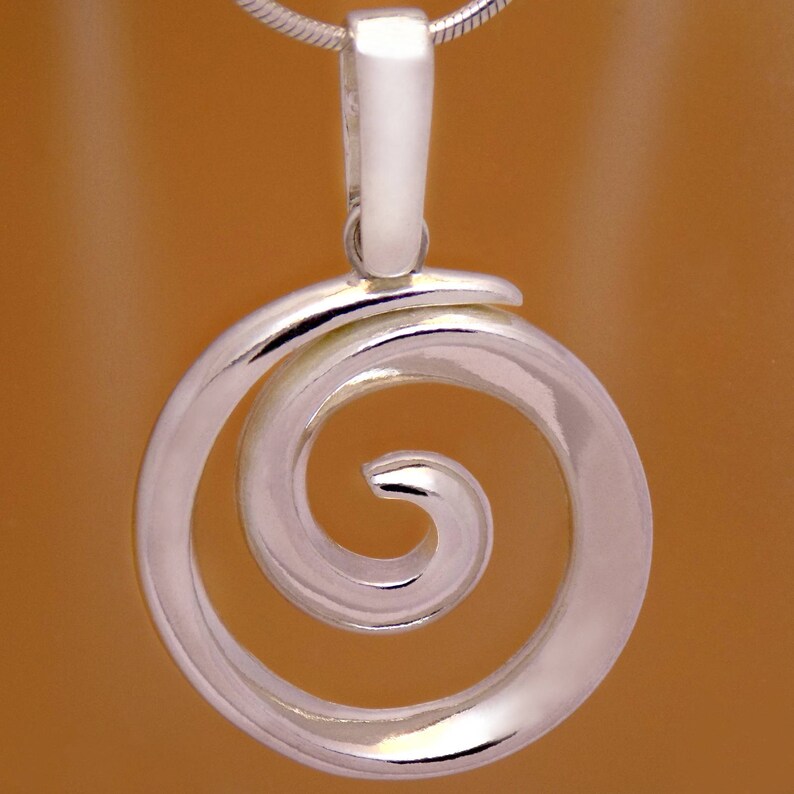 Impressive Solid Sterling Silver Round Spiral Circle Pendant 925 Hallmark Fashion Beautiful Elegant Gently Stylish Marvelous Lovely Design