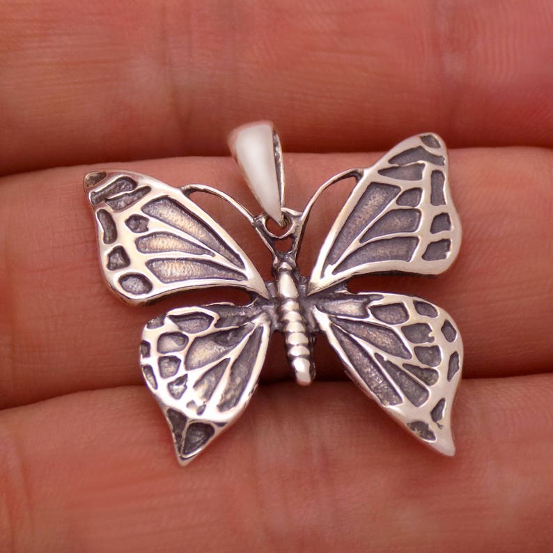 Amazing Solid 925 Sterling Silver Lovely Butterfly Pendant Beautiful Charming Gently Marvelous Incredible Stylish Design