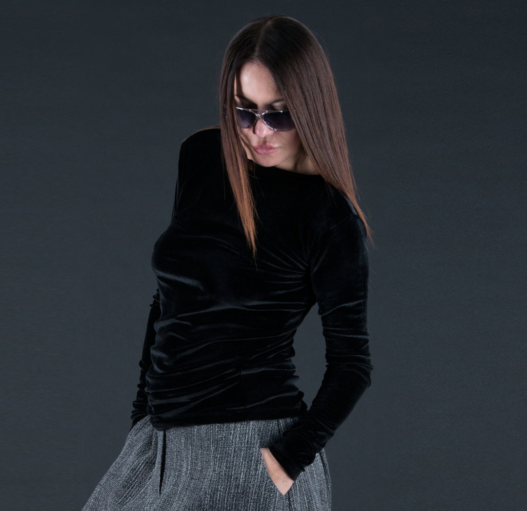 Plus size black velvet top 2025