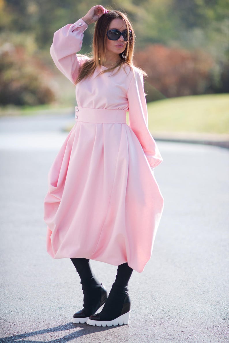 Серо розовое платье. Весеннее розовое платье. Кашемировое розовое платье.