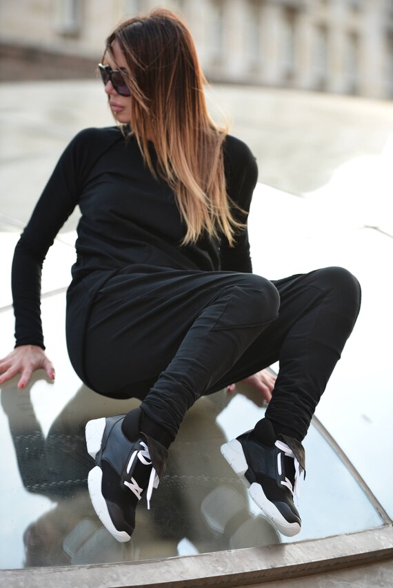 black leather sneakers women