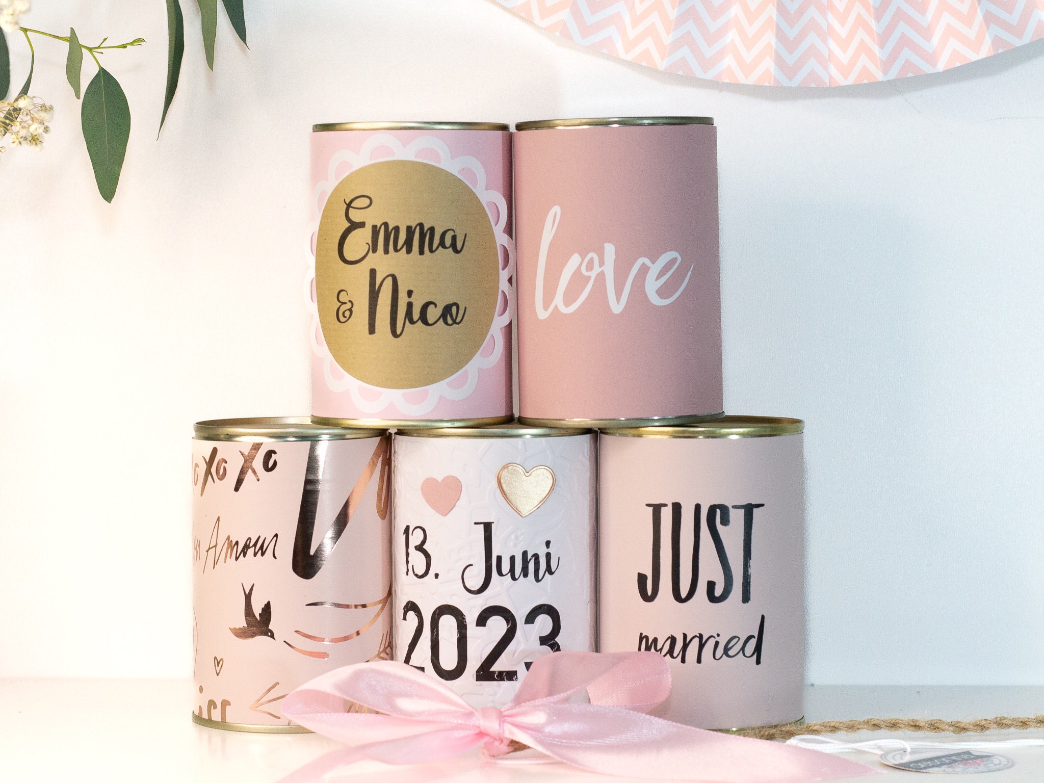 individuell gestaltetete Wedding Cans Dosenwerfen als Hochzeitsspiel