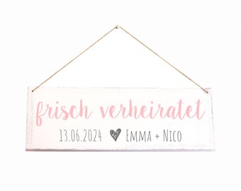 frisch verheiratet - Holzschild personalisiert - in unterschiedliche Größen und Farben