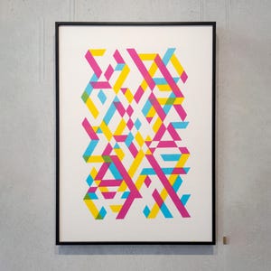 Serigrafía geométrica: Arte abstracto en magenta, amarillo y cian (30 x 40 cm)