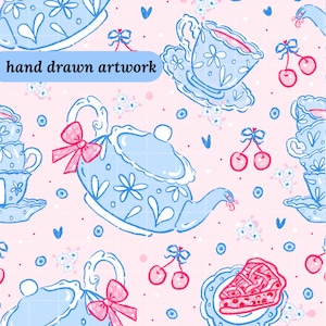 Può includere: Un motivo stravagante con teiere, tazze e piattini azzurri con accenti floreali e fiocchi su sfondo rosa. Il design include anche ciliegie e una fetta di torta. Il testo "hand drawn artwork" è visibile.