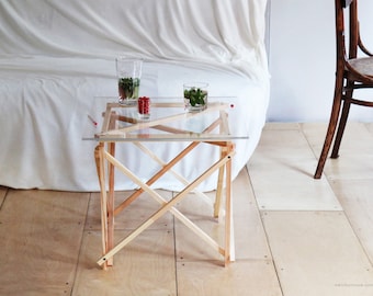 Mesa de centro STICKS / mesa auxiliar hecha a mano de madera maciza / vidrio acrílico / acero ennegrecido / aceite natural