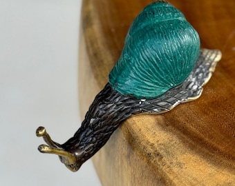 Brass Garden Snails, Snails figurine Fine lifelike solid brass ornament Vintage craftsmanship creative gift Table Decor Miniature Home Decor