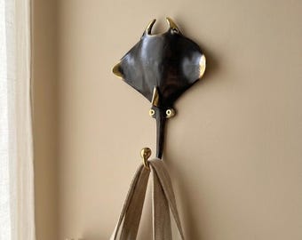 Brass Manta Wall Hook Vintage Animal Hook Whimsical Home Decor, Ocean Decor Brass Wall Hanger, Unique Bathroom Hook Housewarming gift