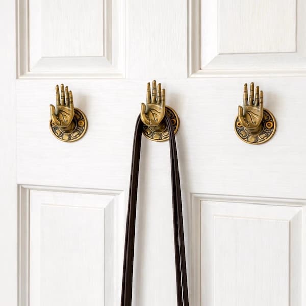 Gancho de mano de latón, perilla Mudra, ganchos, toallero de latón Bali, manija de puerta de cofre, percha, mano de Buda, perilla de puerta vintage, regalo para el nuevo hogar, regalo para amantes del yoga