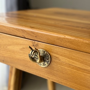 Hook Bali hand 1pcs Bali brass home decor Wall decor Towel rack Chest-door handle Hanger Buddha hand Door Knob Gift for yoga and yoga studio