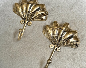 Brass Shell Wall Hook Coastal Decor, Beach House Accent Nautical Brass Hook for Keys  Towels Ocean decor Gift for new home