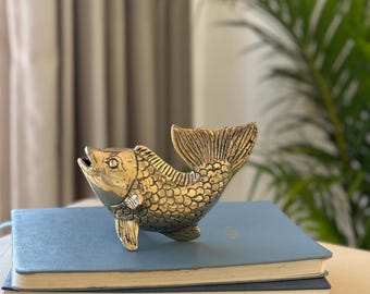 真鍮製 魚の置物　文鎮 オブジェ 焼き魚 ヴィンテージの真鍮製魚の彫刻。変色あり。 - Etsy 日本