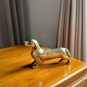 Brass Dachshund Figurine Decorative Handcrafted Dog Statue for Home Decor, Unique Vintage-Inspired Brass Dog Collectible