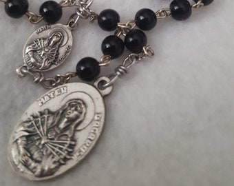 Medalhas tradicionais das Sete Dores, terço com laço de arame, rosário Servite