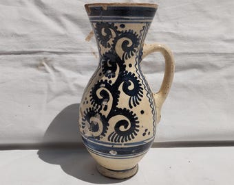 伝統的な白青陶器のトランシルヴァニア花瓶、アンティークの手描き青