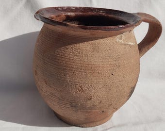 Jarra de agua de gres antigua, cerámica etnográfica, pequeña jarra de leche