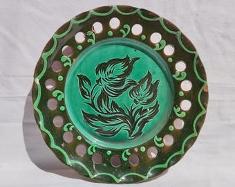 アンティークハンガリー粘土皿：黒陶器民芸品、波型エッジ - Etsy 日本