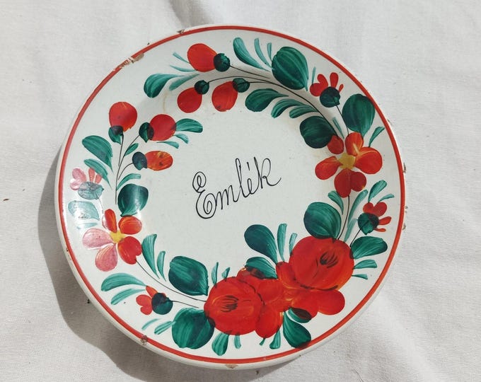 Hungarian Traditional Folk Flower Motif Rural Wall Hanging Plate, Vintage Plate With Red Flowers on Edge