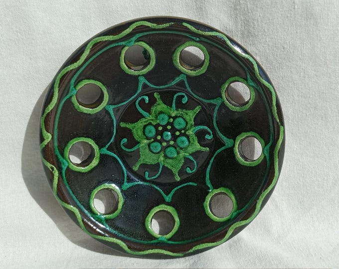 Vintage Traditional Folk Reticulated Green Glazed Plate With Flower Motif, Wall Plate With Folk Flower Motif, Rural Kitchen Decoration