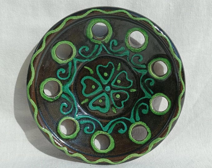 Vintage Traditional Folk Reticulated Green Glazed Plate With Flower Motif, Wall Plate With Folk Flower Motif, Rural Kitchen Decoration