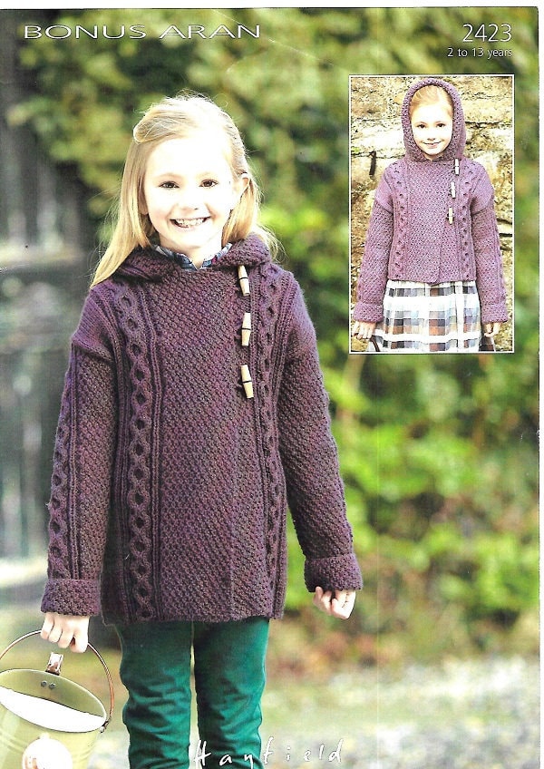 Scarica il modello di maglia Aran per giacca/cardigan con cappuccio COSY CHILDS