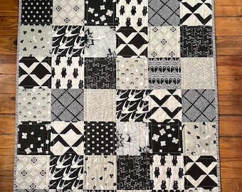 Black and White Baby Quilt: Modern Geometric Nursery Bedding