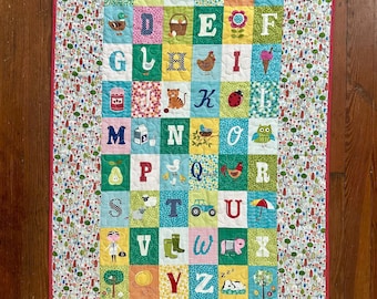Farm Animal ABC Quilt: Handmade Baby Nursery Bedding (34.5x46.5 in.)