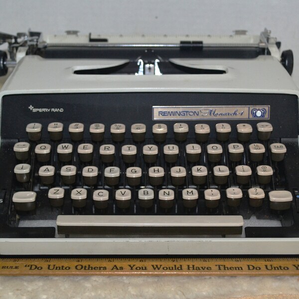 Remington Monarch-1 Typewriter w/Case!