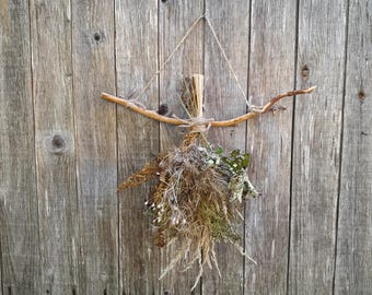 Dried grass hanging decor, wildflowers hanging rack