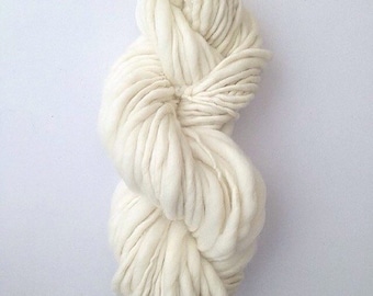 Jumbo / Organic Merino Handspun Yarn / Thick-Thin Slub / Ecru White / Very Soft / Sustainable Falkland Isle Wool / 30g, 50g or 100g