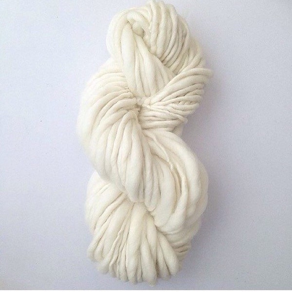 Jumbo / Organic Merino Handspun Yarn / Thick-Thin Slub / Ecru White / Very Soft / Sustainable Falkland Isle Wool / 30g, 50g or 100g