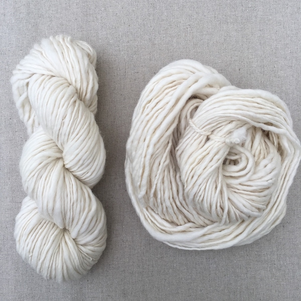 Super Bulky / Corriedale Handspun Yarn / Gentle Slub / Ecru Bright White / Soft / Weave Knit Crochet