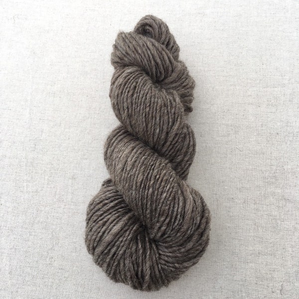 Super Bulky / Mid Grey Bluefaced Leicester Handspun Yarn / Brown Grey / Neutral / Gray / Soft / Natural / 100% British Wool / 30g 50g 100g