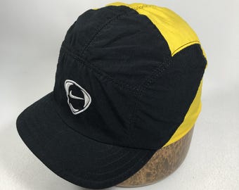 Cappello CraftCap a cinque pannelli personalizzato nero giallo 1