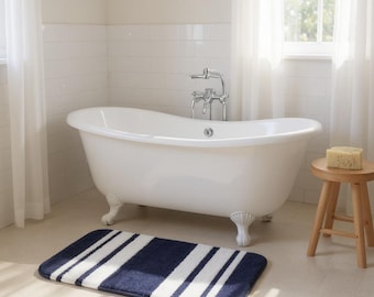 Tappetino da bagno nautico a righe blu su sfondo bianco, decorazione per bagno in stile costiero, 2 misure, morbido e assorbente.