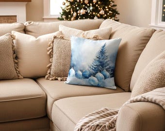 Kissenbezug mit winterlichem Kiefernbaum-Motiv: Blaue Weihnachtskugel-Szene