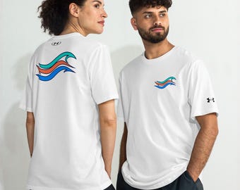 T-shirt sportiva Under Armour, con grafica a onde sul davanti e sul retro, modello unisex performante, taglie S-2XL.