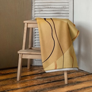 Beige & Gold Towel – Minimalist Nature Bathroom Towel in Soft Cotton-Blend – Calm, Spa-Inspired Home Decor