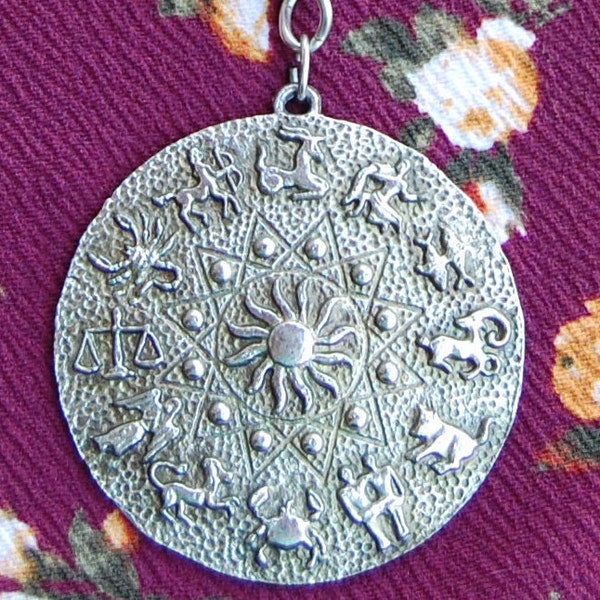 Large Vintage 1970s Silver Zodiac Wheel Medallion MTSZWM270