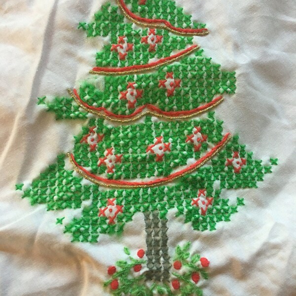 Gorgeous vintage hand embroidered Christmas tree skirt